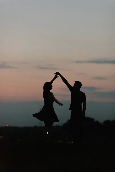 Romantic date night under the stars Spontaneous couples pictures