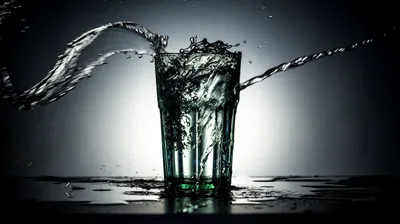 wallpaper glass, splashing, splash, dark, water, liquid 4k uhd