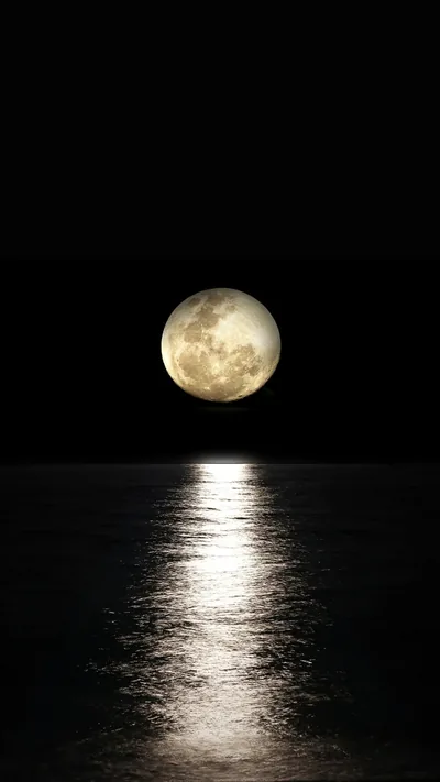 Full Moon Over Dark Ocean Water HD Phone Wallpaper