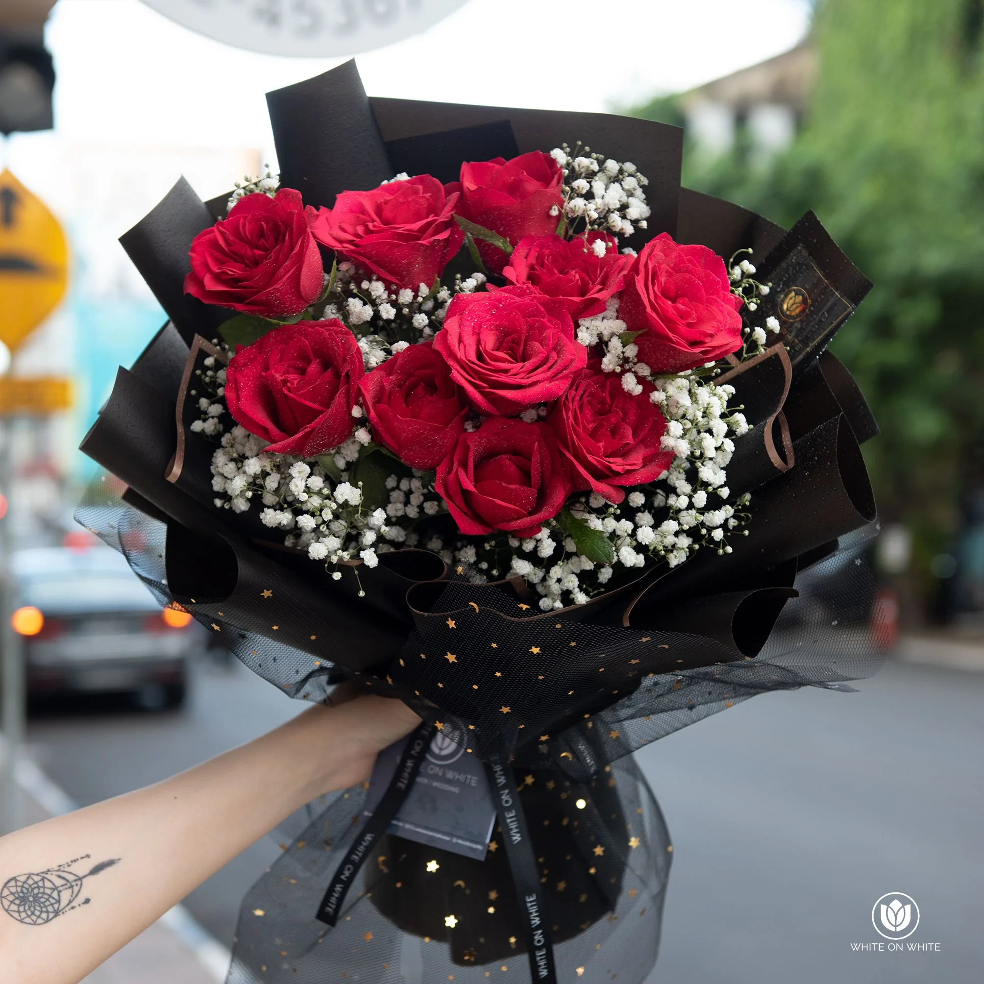 beautiful big blooms, imported roses from india taj mahal Romantic