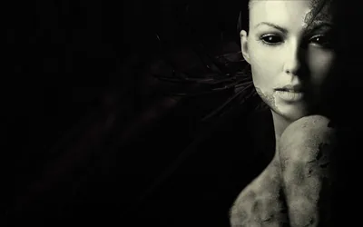 Wallpaper Beautiful Girl Black Background Photo