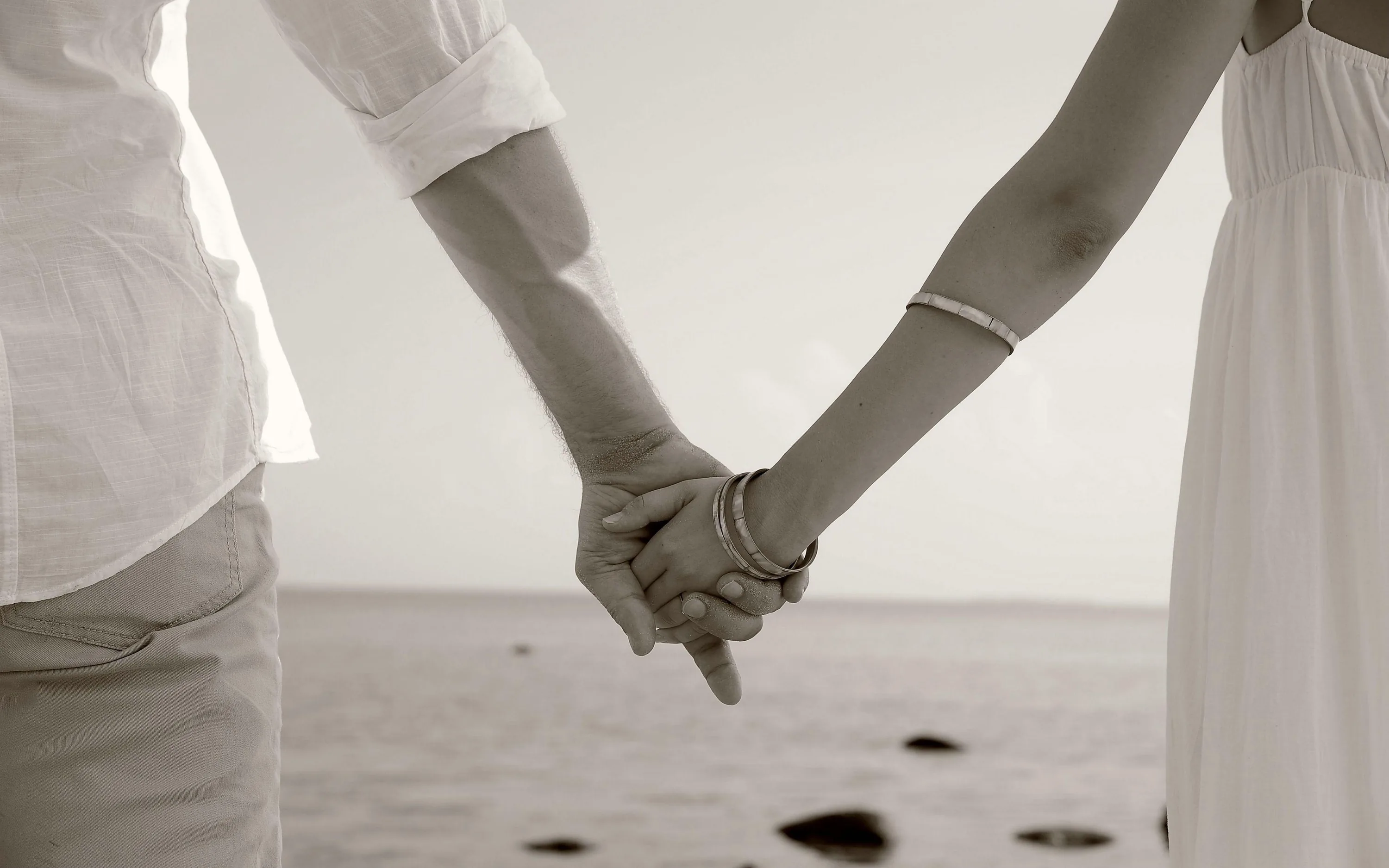 Holding Hands Wallpapers