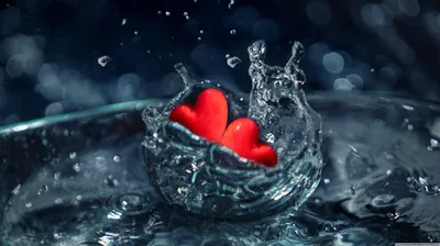 Hearts Caught in a Water Splash HD Wallpaper