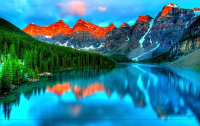 Moraine Lake With Sunlit Red Peaks HD Wallpaper