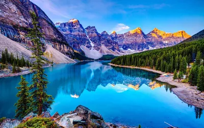 Ten Peaks Glowing Over Moraine Lake HD Wallpaper