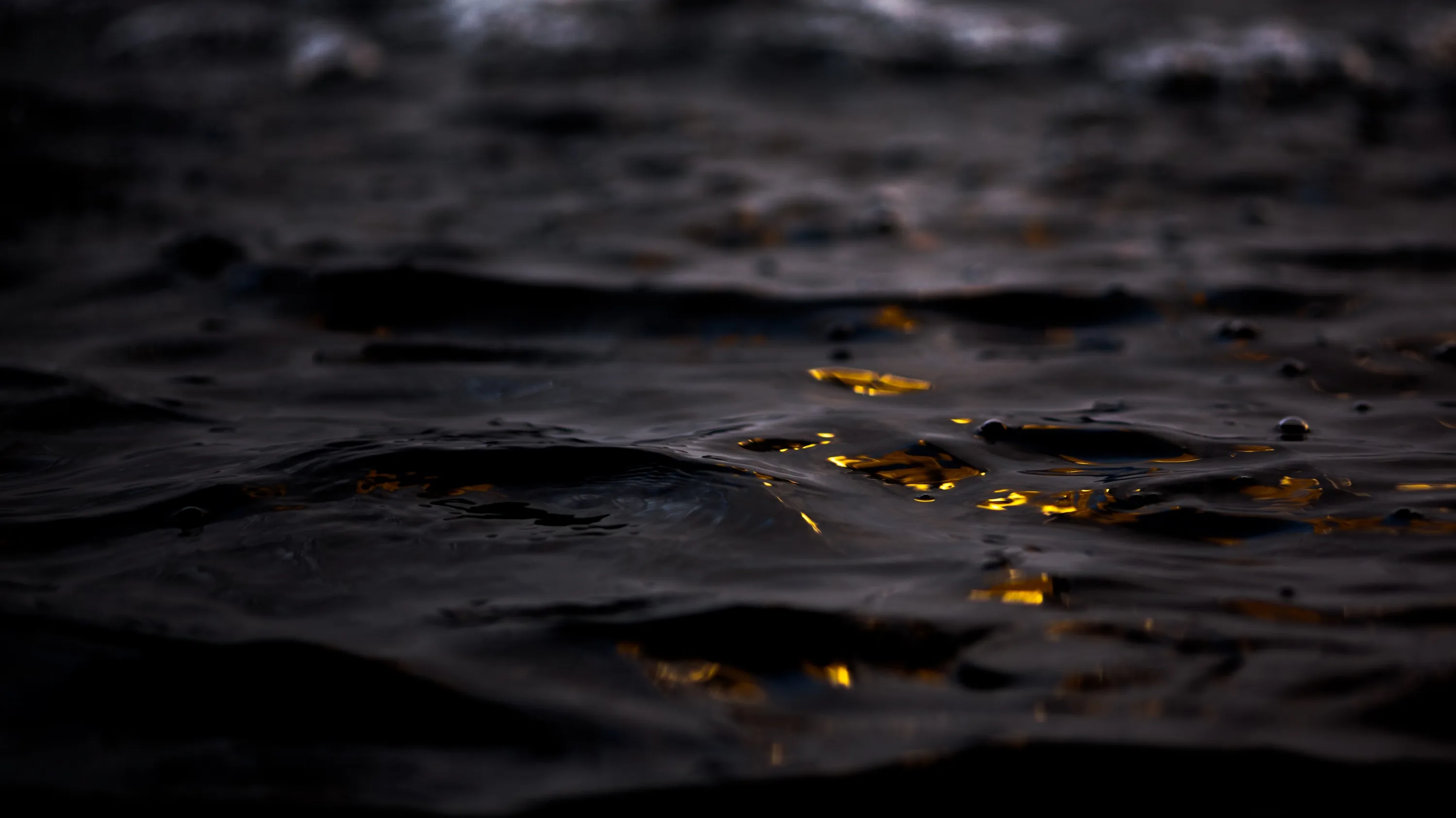 Dark Sea Wallpapers 4k