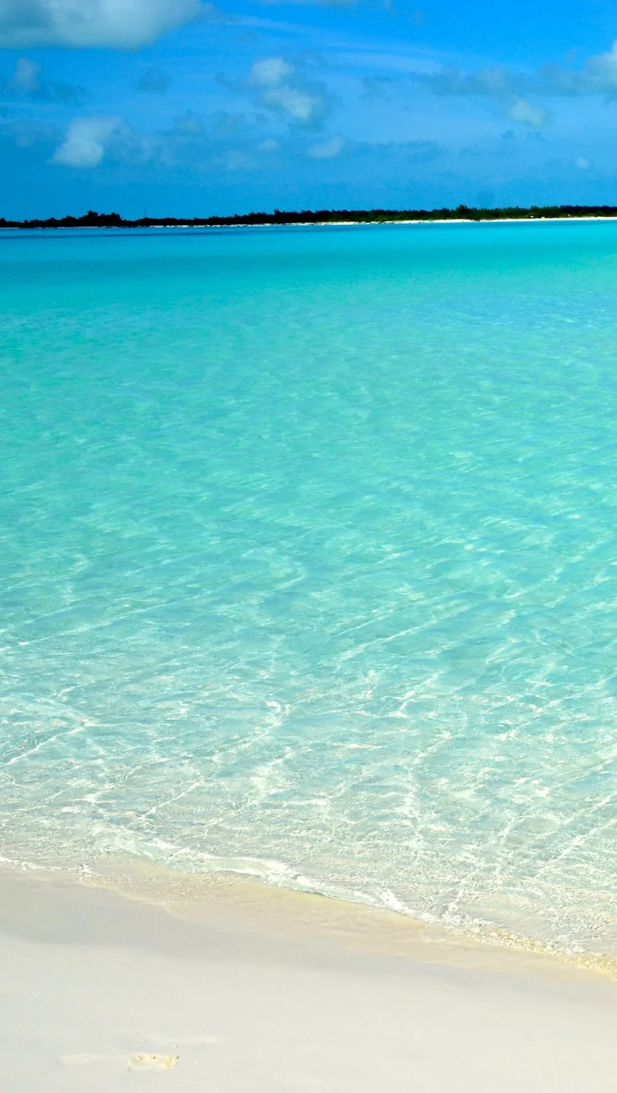 Playa Paraiso Beach, Cuba Wallpaper 4K for iPhone and Mobile Phone