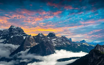 Colourful Dusk Over Rocky Spires HD Wallpaper