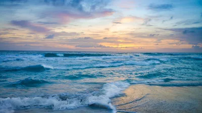 Choppy Waves Under a Pastel Dusk Sky HD Wallpaper