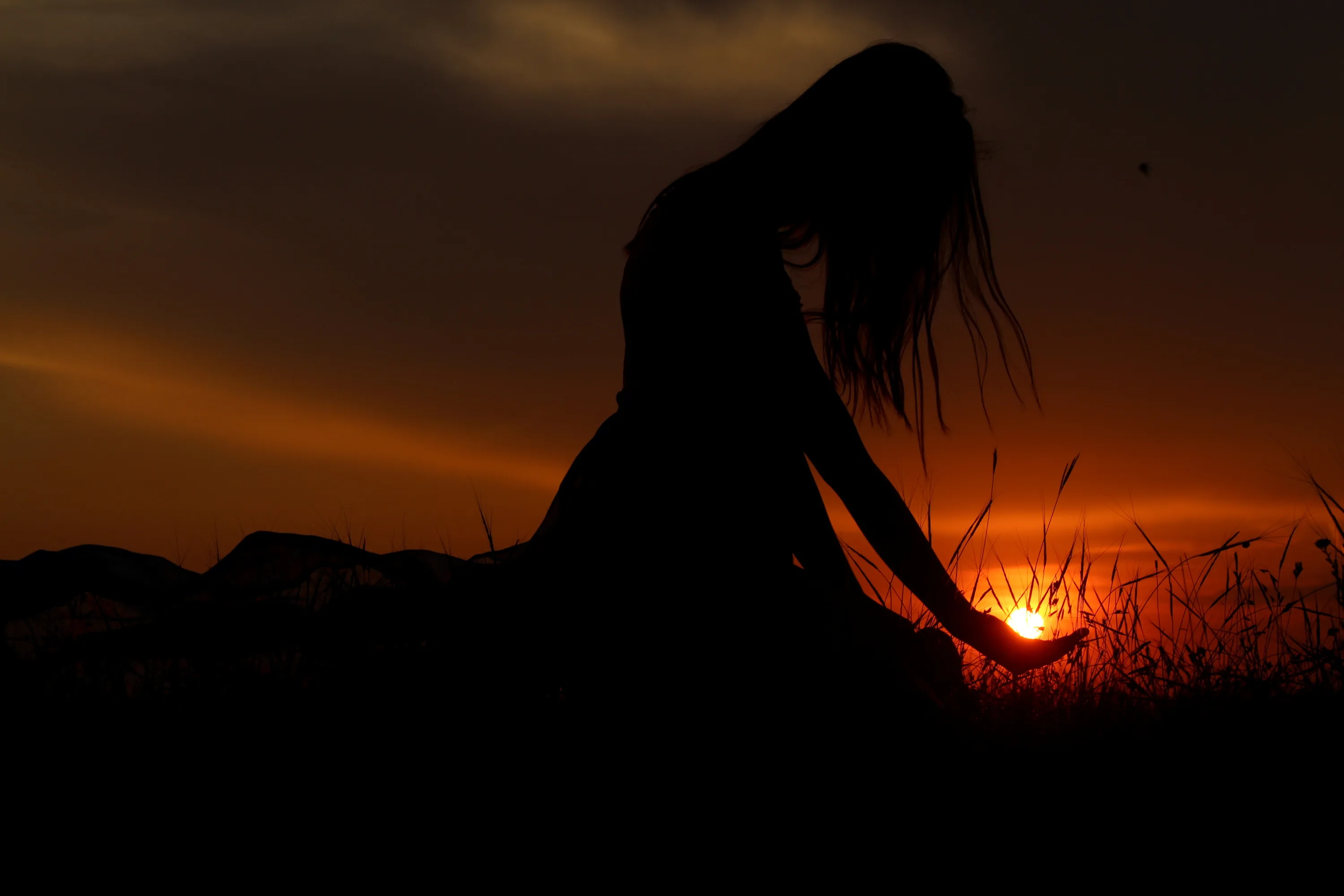 Alone Girl Ultra HD Wallpapers