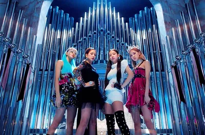 KILL THIS LOVE de BL ƆKPI K es oficialmente la canción número