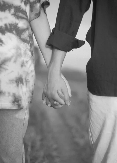 Holding Hands in Black and White HD Phone Wallpaper
