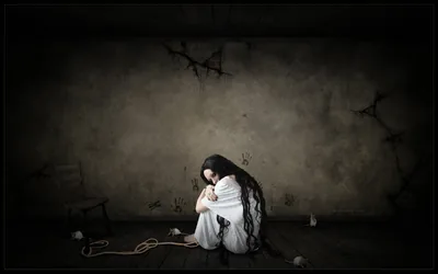 Woman in White in an Empty Room HD Wallpaper