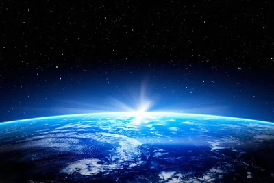 Bright Sun Cresting the Ocean Horizon HD Wallpaper