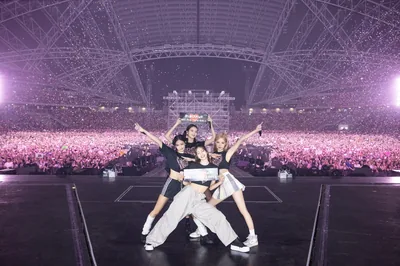 Black Pink Love Wallpaper HD