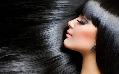 Elegant Black Hair Wallpaper A Stunning Portrait of Beauty