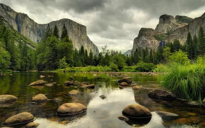 Yosemite Valley Under Grey Clouds HD Wallpaper