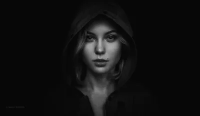 Monochrome Mystery A Striking HD Wallpaper Portrait