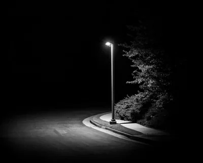 Lone Street Lamp at Night HD Wallpaper