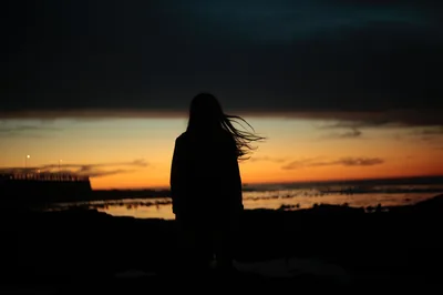 wallpaper girl, silhouette, night, hair, wind hd background