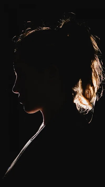 Dark Black Silhouette Of A Woman 4K HD Wallpapers