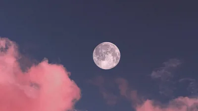 Pink Clouds Around a Full Moon HD Wallpaper