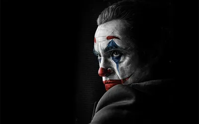Blue-Eyed Clown Looking Over His Shoulder HD Wallpaper