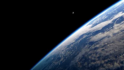 Ocean Horizon from Low Orbit HD Wallpaper