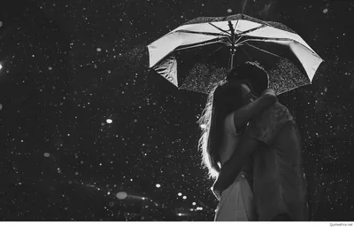 Couple Kissing Under an Umbrella in Snow HD Wallpaper